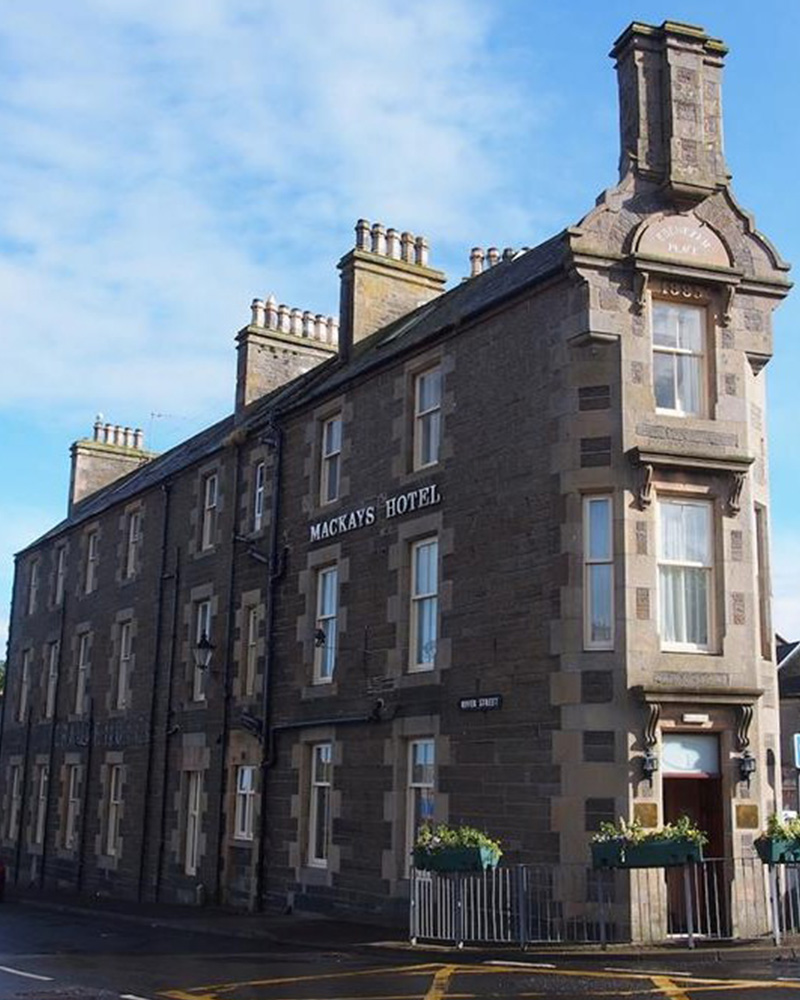 Mackays Hotel on the shortest street in the world