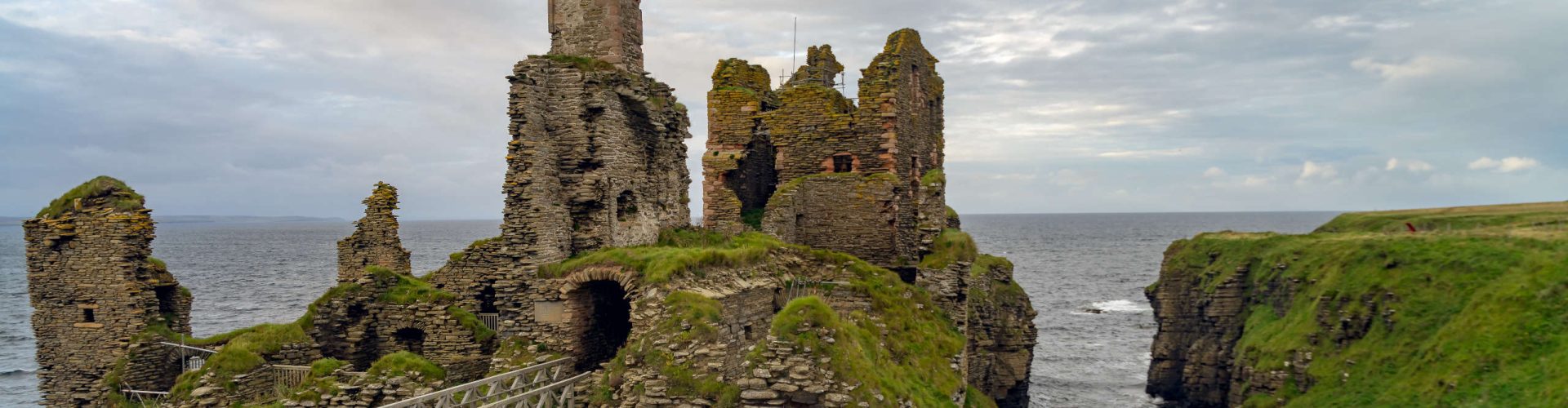 Castle Sinclair Girnigoe from Sinclair`s Bay